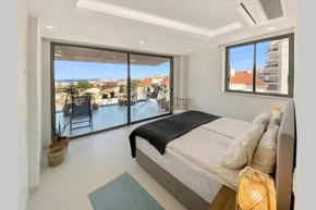 Bay View One, Stunning 3 bed condo with sea view & rooftop pool